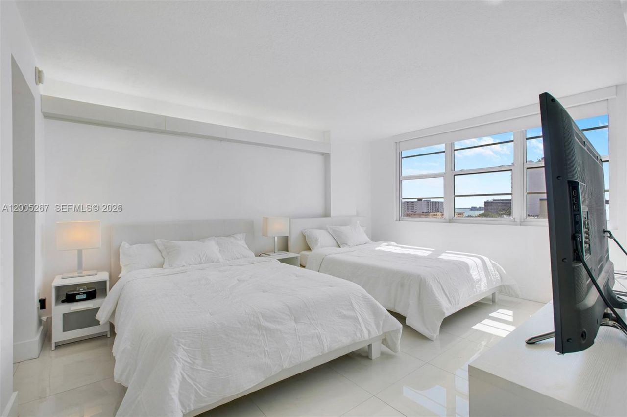 6917 Collins Ave , Unit 820, Miami Beach, FL 33141 Photo