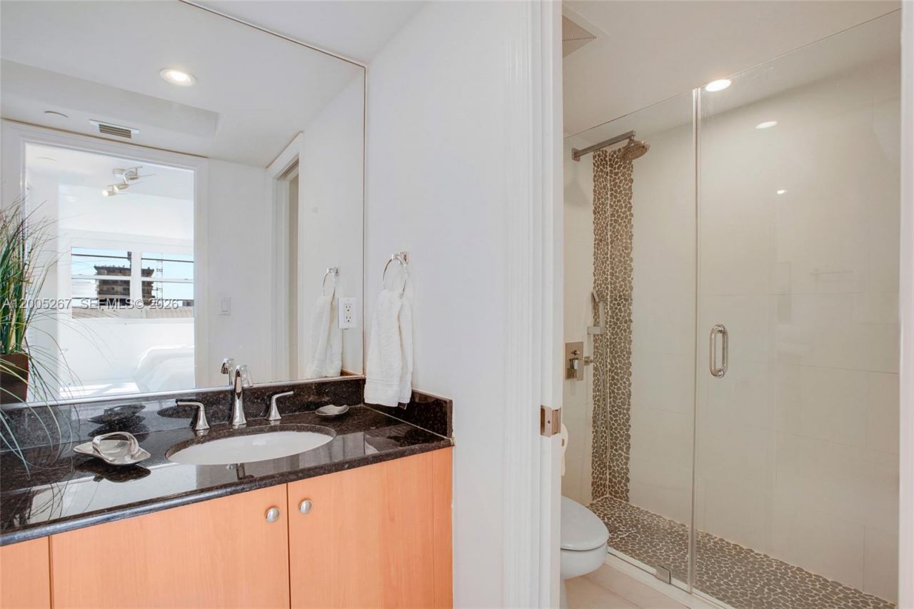 6917 Collins Ave , Unit 820, Miami Beach, FL 33141 Photo