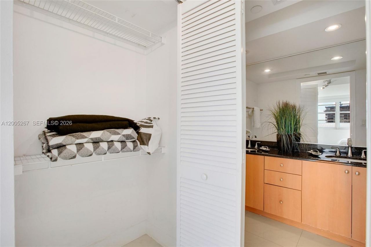 6917 Collins Ave , Unit 820, Miami Beach, FL 33141 Photo