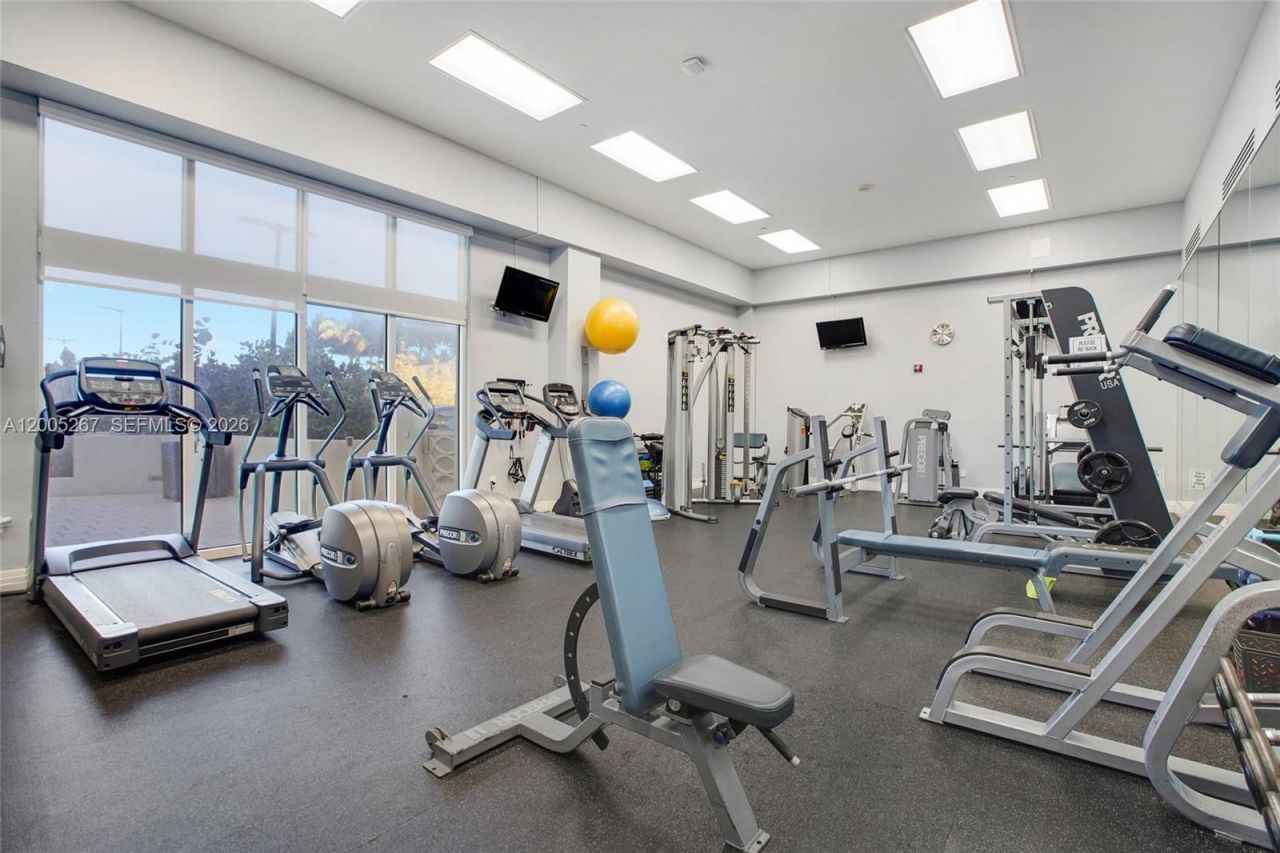 6917 Collins Ave , Unit 820, Miami Beach, FL 33141 Photo