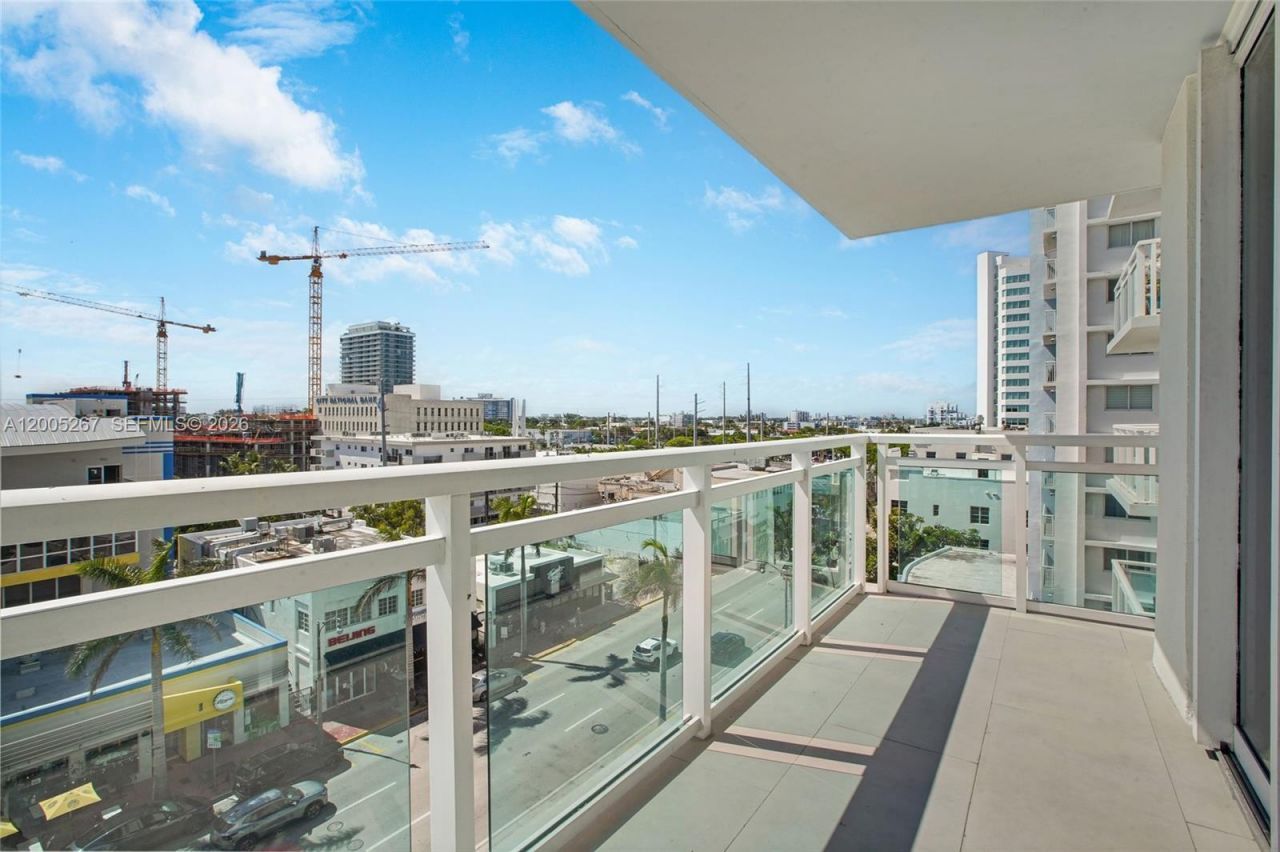 6917 Collins Ave , Unit 820, Miami Beach, FL 33141 Photo
