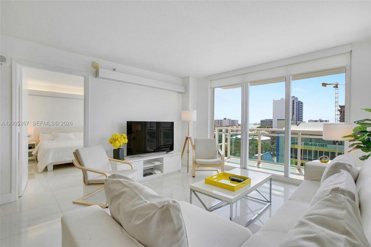 6917 Collins Ave , Unit 820, Miami Beach, FL 33141 Photo