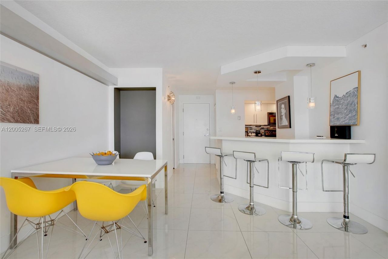 6917 Collins Ave , Unit 820, Miami Beach, FL 33141 Photo