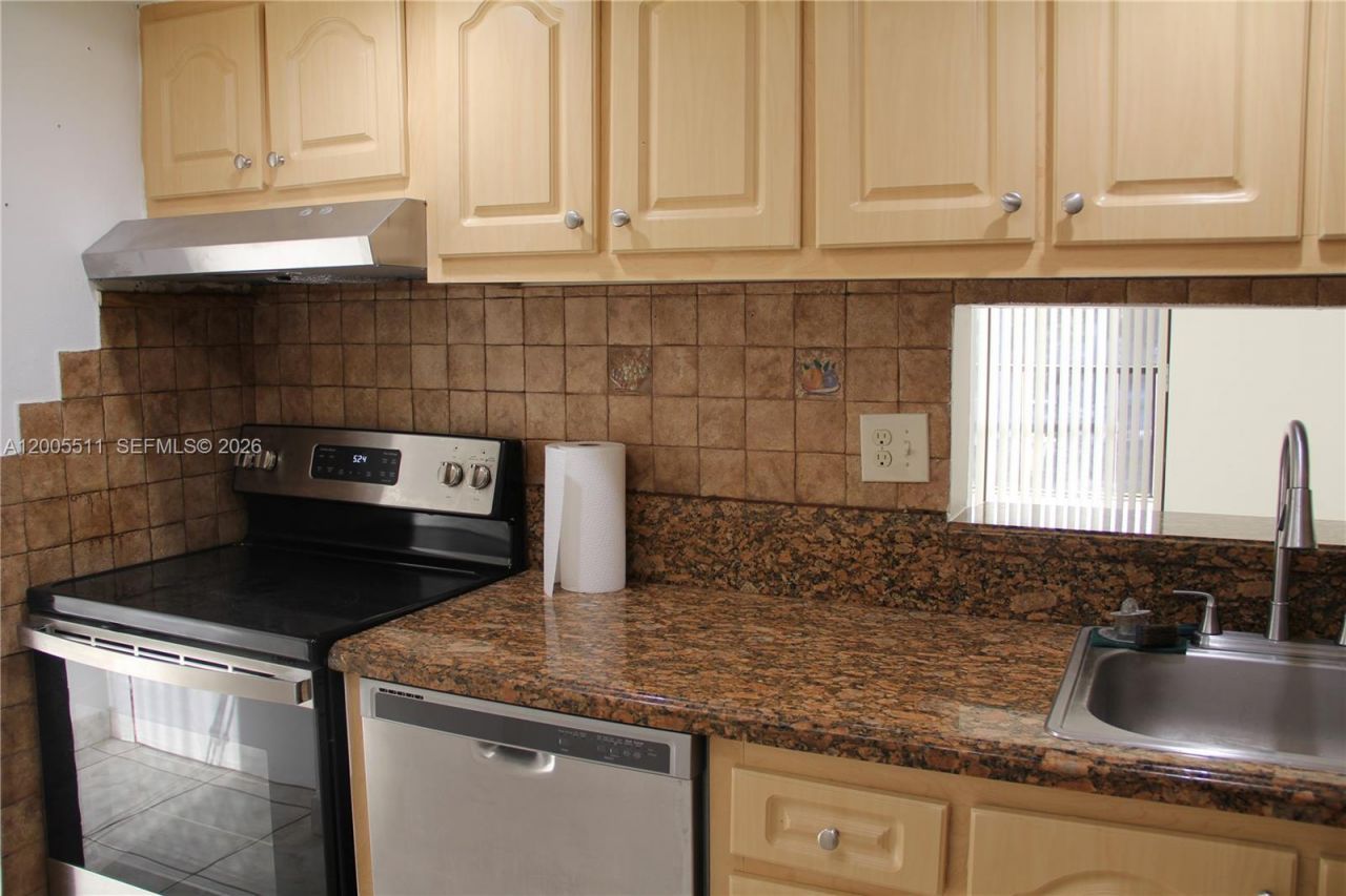 8700 SW 133rd Ave Rd , Unit 301, Miami, FL 33183 Photo