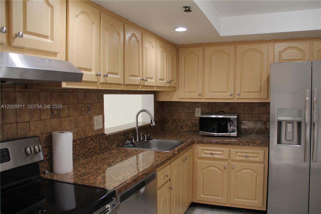 8700 SW 133rd Ave Rd , Unit 301, Miami, FL 33183 Photo