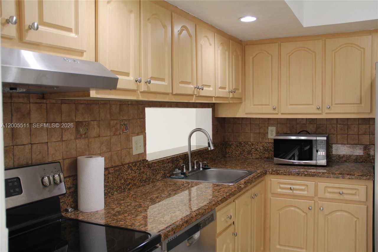 8700 SW 133rd Ave Rd , Unit 301, Miami, FL 33183 Photo