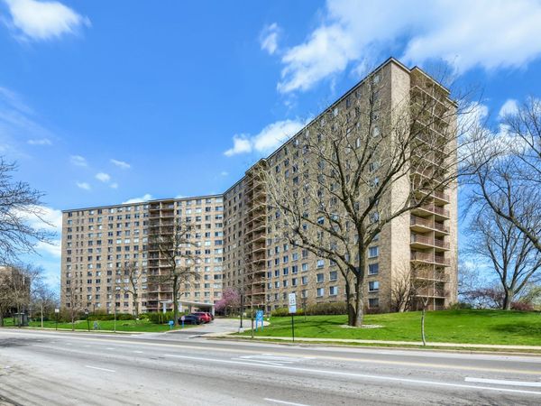 6833 N Kedzie Avenue , Unit 1516, Chicago, IL 60645