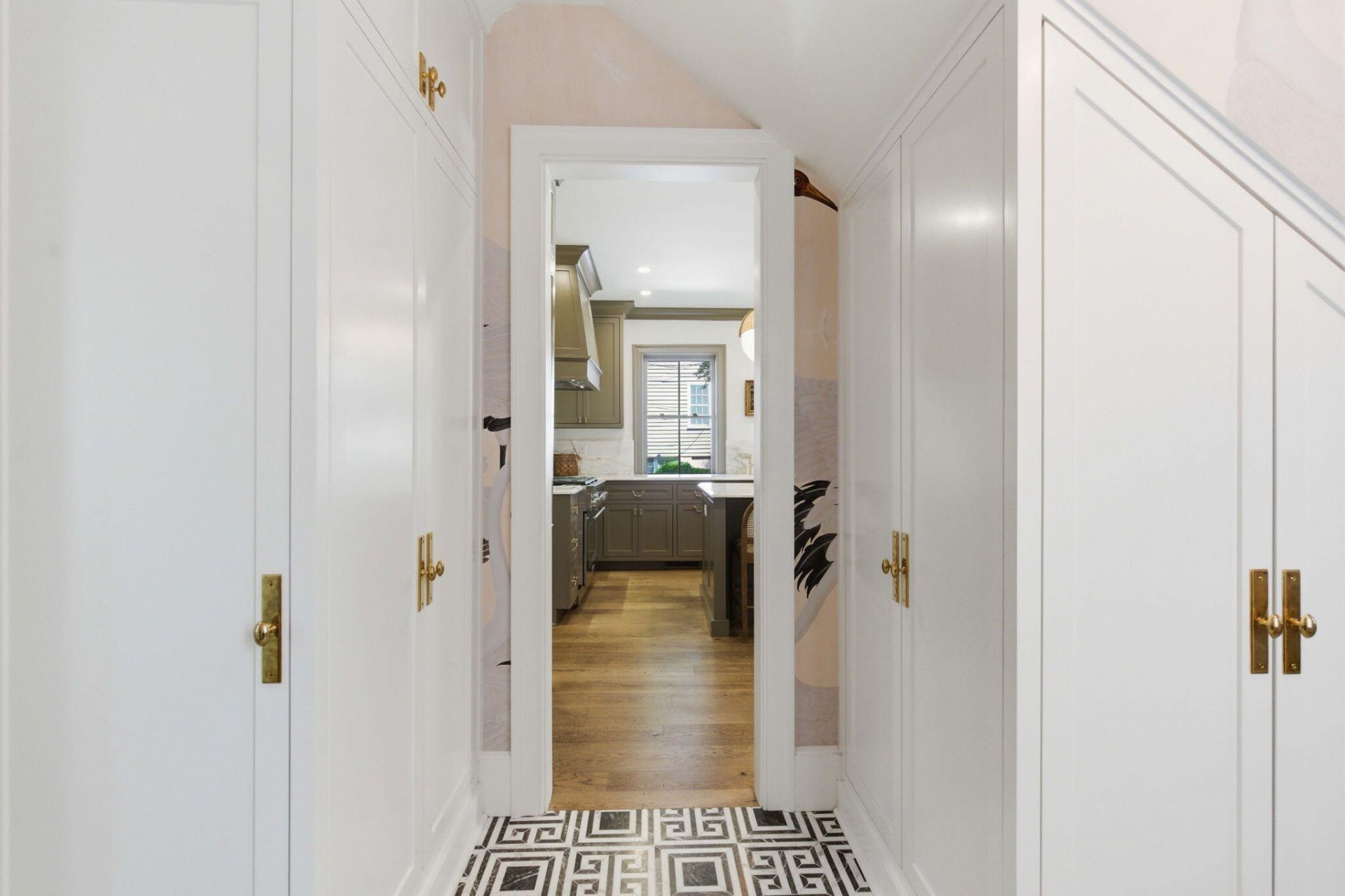 55 Elizabeth Street Photo 14