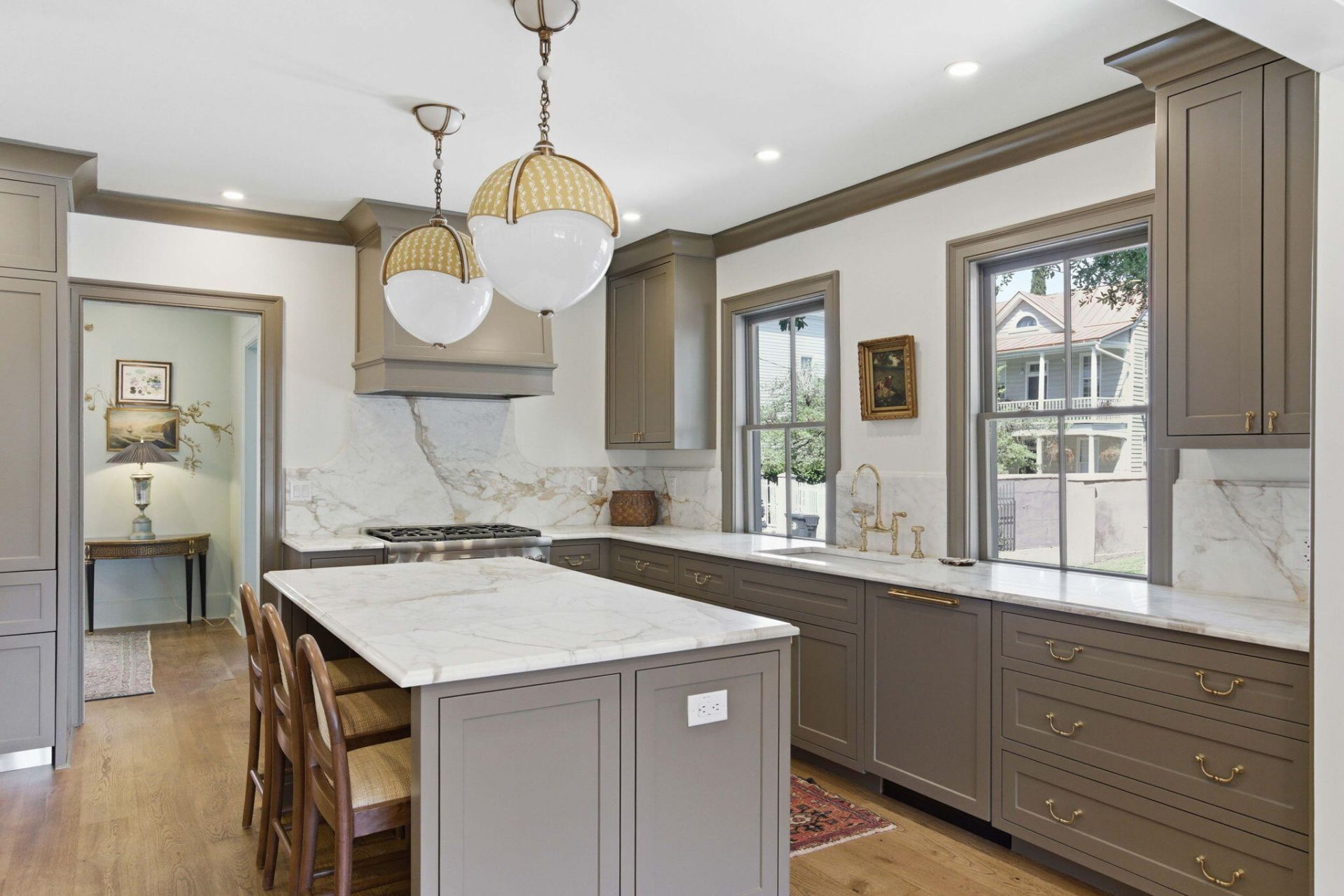 55 Elizabeth Street Photo 16