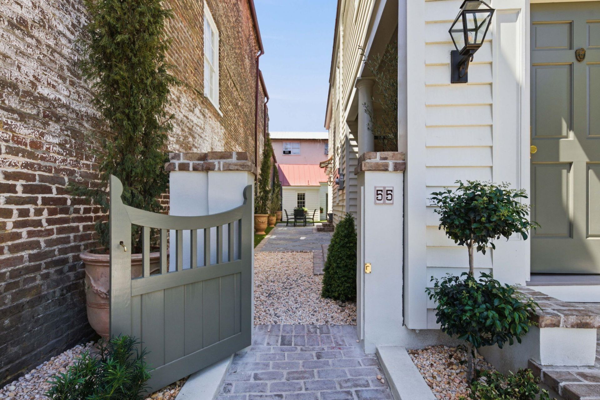 55 Elizabeth Street Photo 4