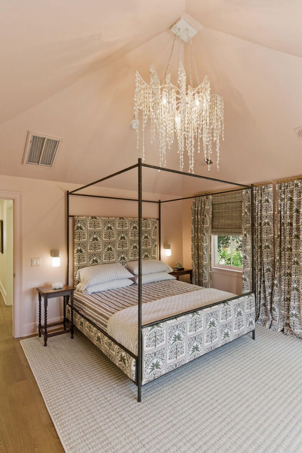 55 Elizabeth Street Photo 45