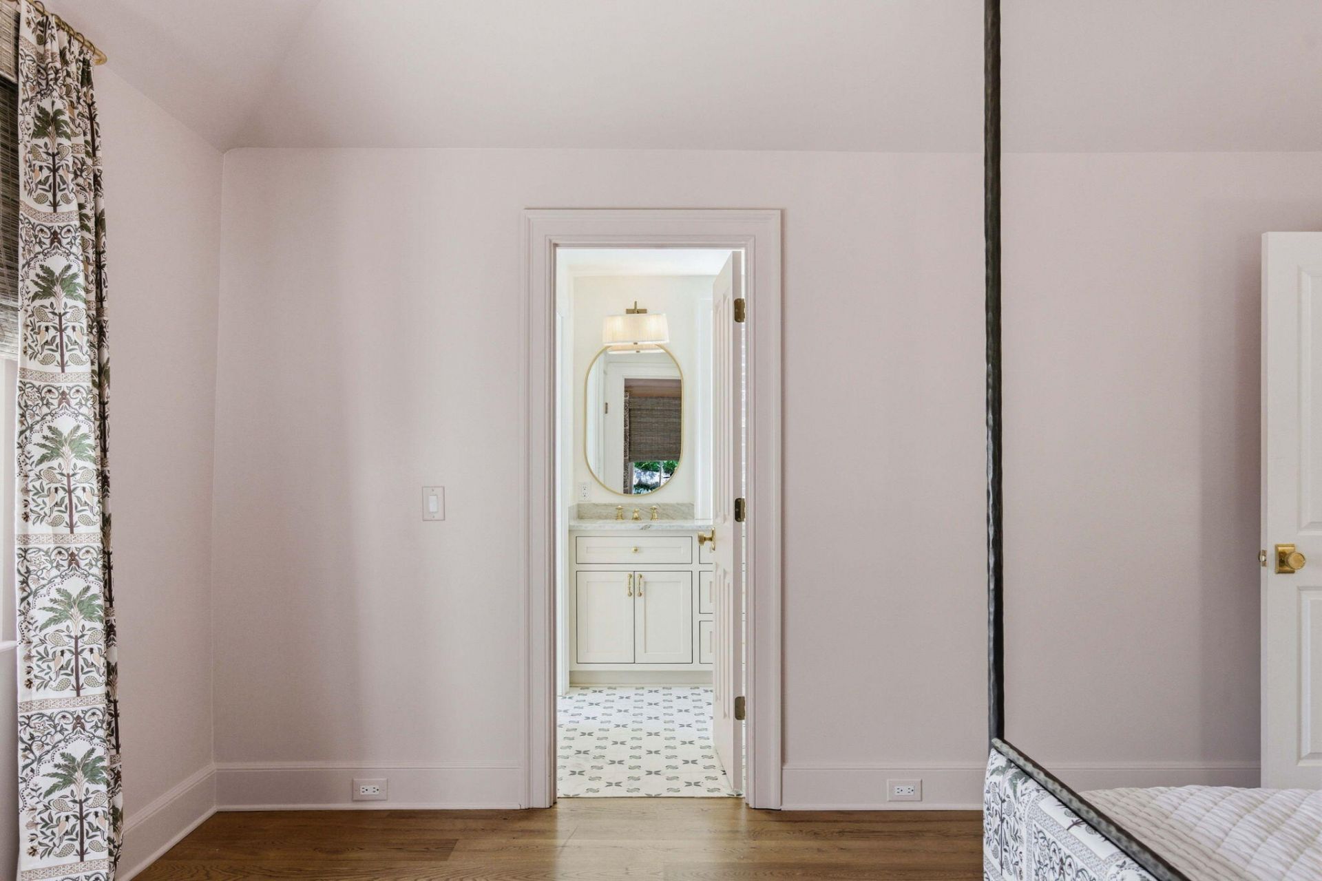 55 Elizabeth Street Photo 46