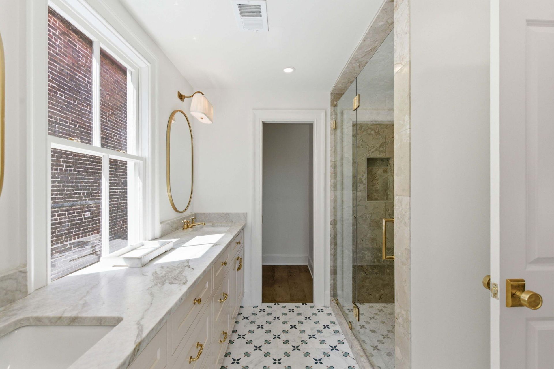 55 Elizabeth Street Photo 48