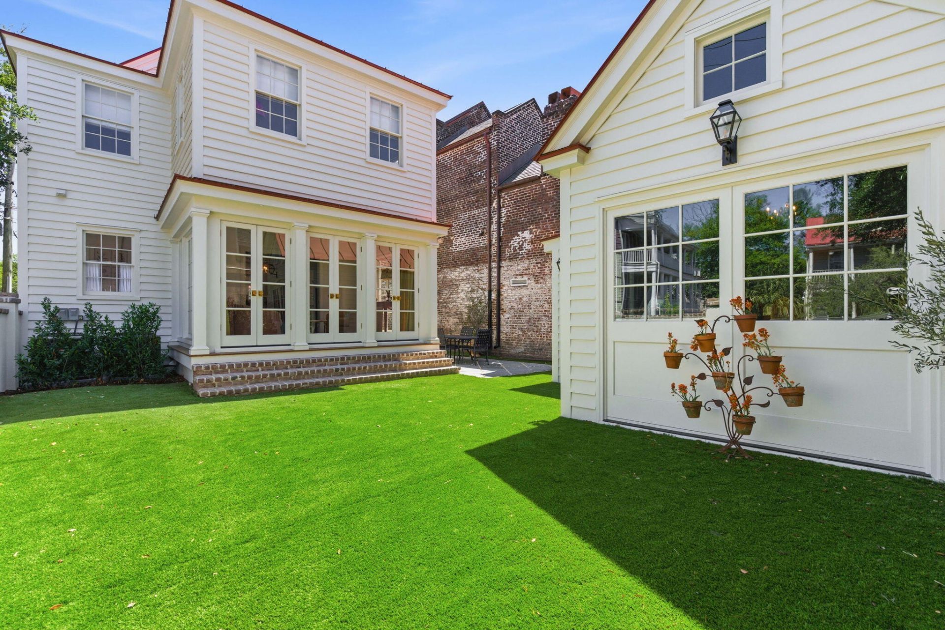 55 Elizabeth Street Photo 71