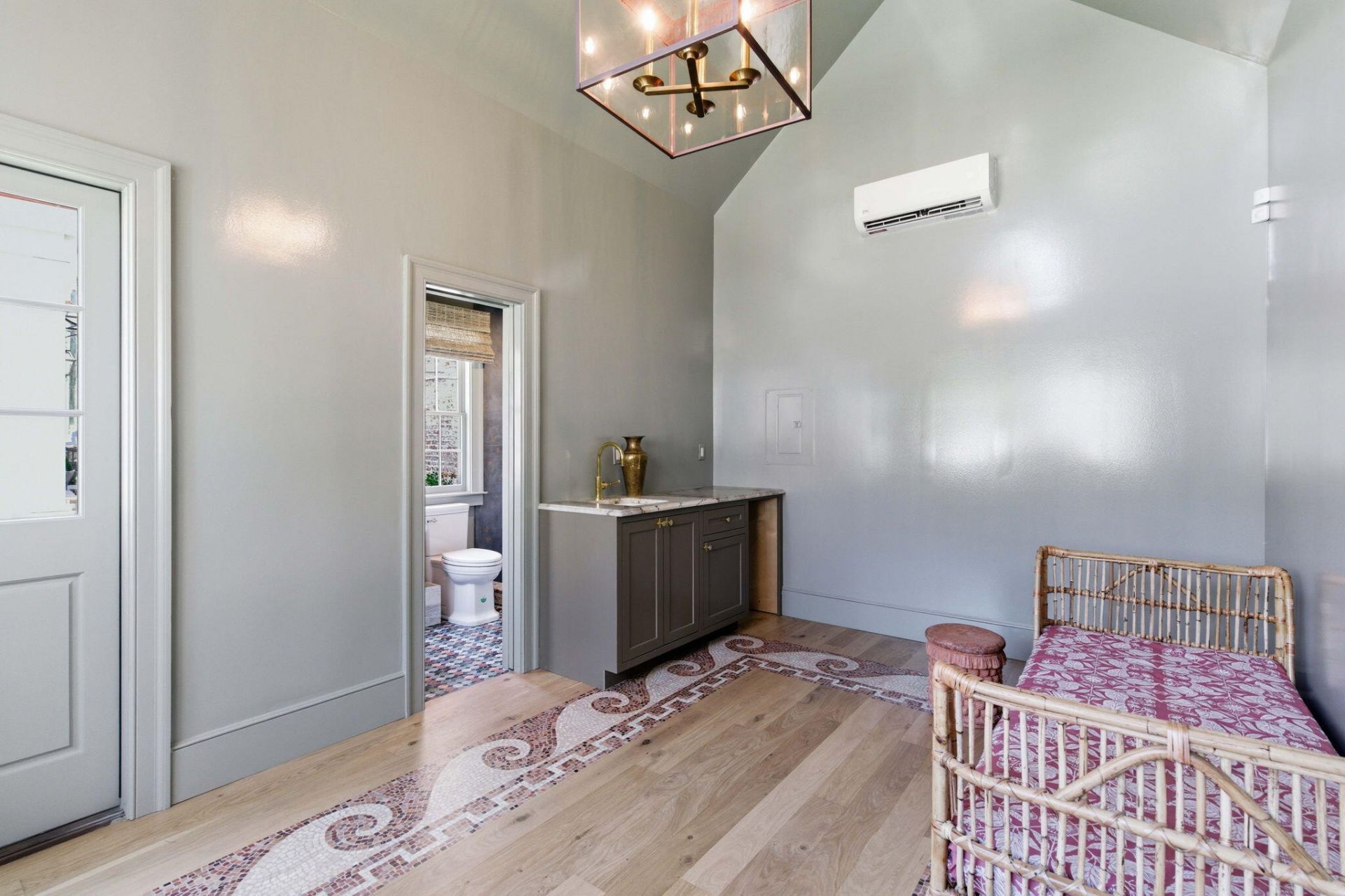 55 Elizabeth Street Photo 75