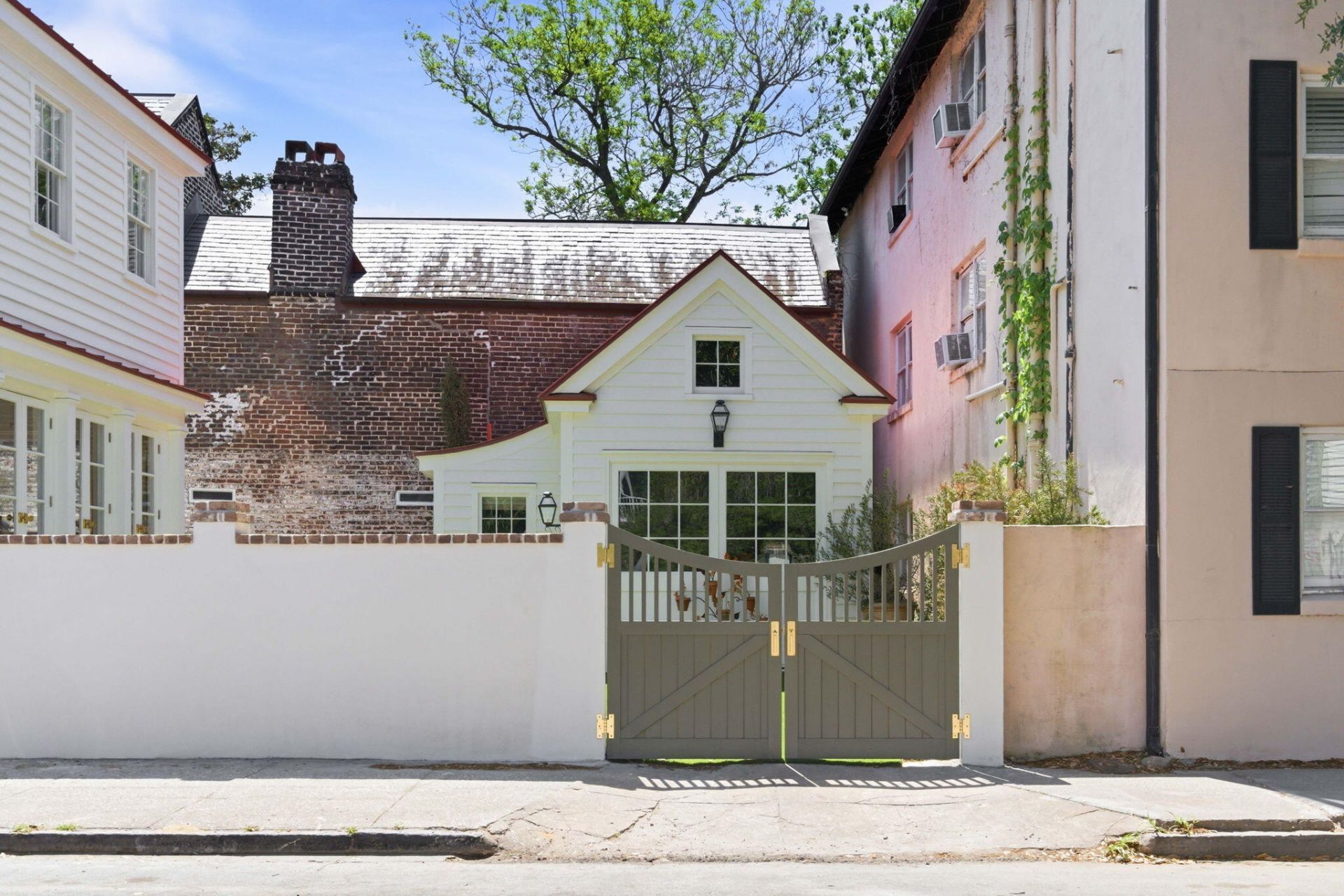 55 Elizabeth Street Photo 82