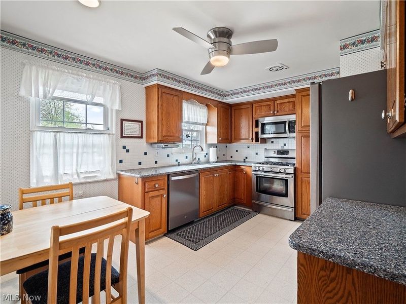 4466 W 215th Street, Fairview Park, OH 44126 Photo 11