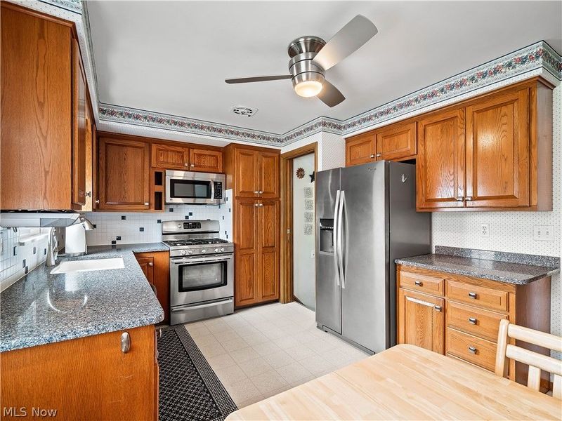 4466 W 215th Street, Fairview Park, OH 44126 Photo 13