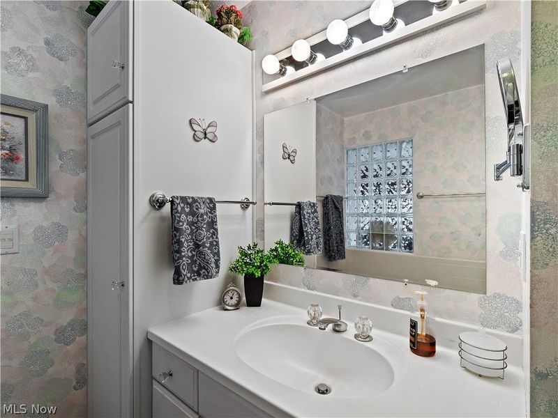 4466 W 215th Street, Fairview Park, OH 44126 Photo 19