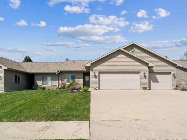 230 Schumacher Boulevard, Denver, IA 50622