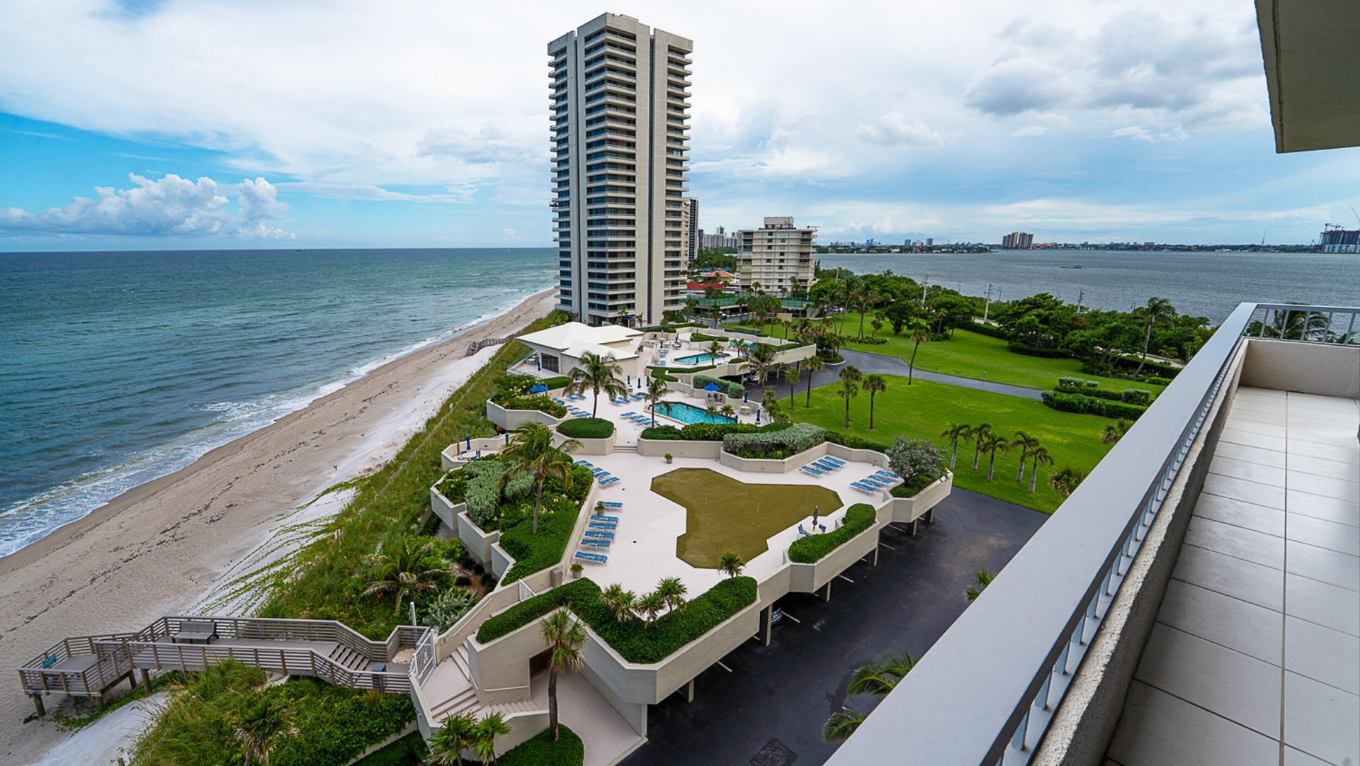 5540 N Ocean Drive, Unit 7b, Singer Island, FL 33404 Photo