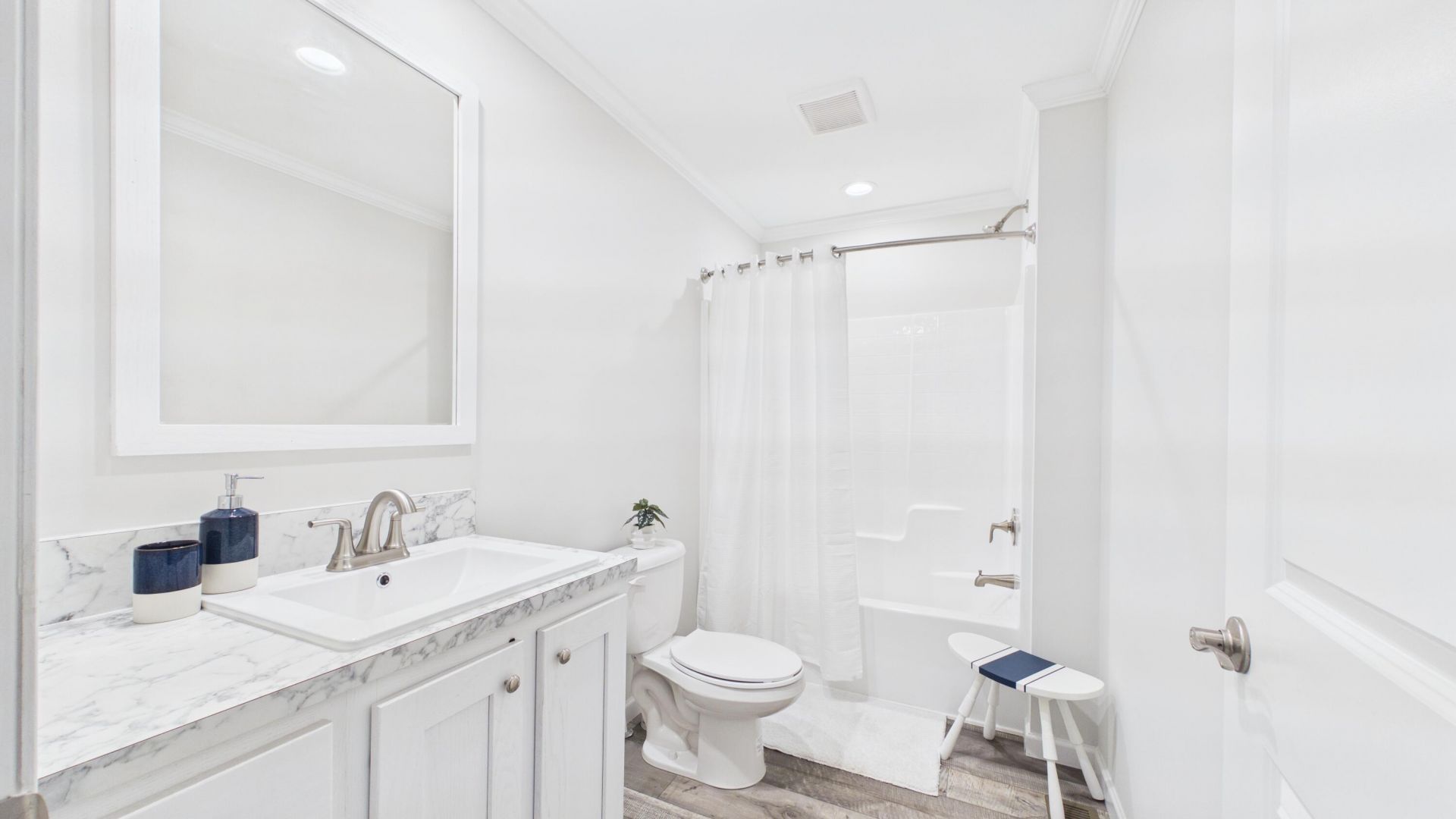 208 General Moultrie Drive Photo 12