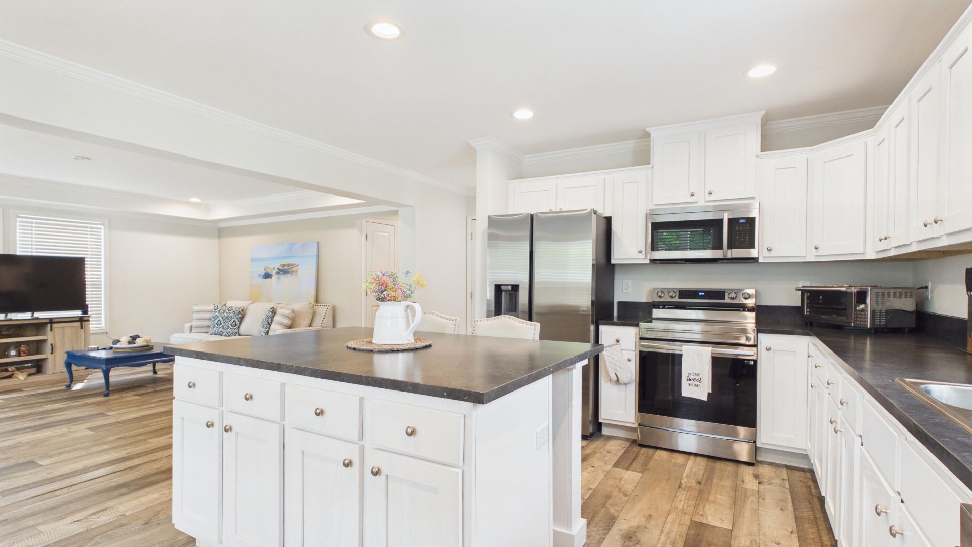 208 General Moultrie Drive Photo 4