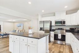 208 General Moultrie Drive photo 4