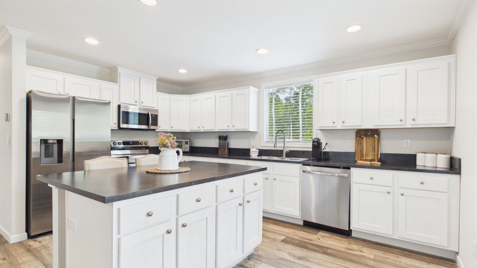 208 General Moultrie Drive Photo 5