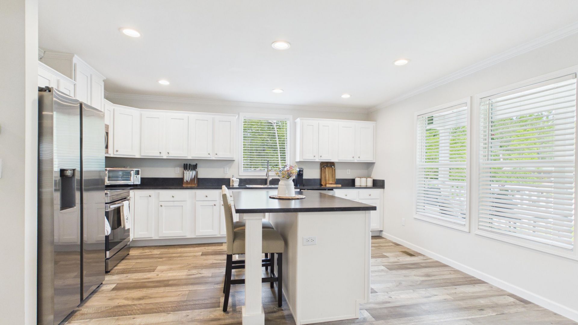 208 General Moultrie Drive Photo 6