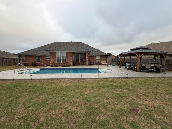 1405 Continental Way, Mustang, OK 73064