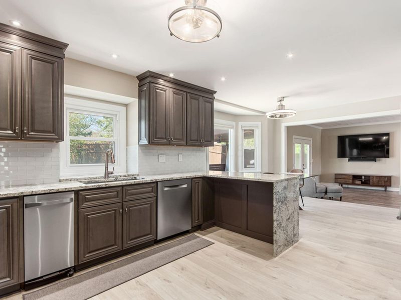 3479 Greenbank Court, Columbus, OH 43221 Photo 8