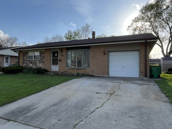 404 Jerome Place , Wheeling, IL 60090