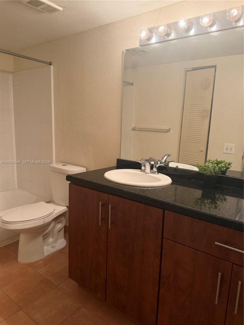 12950 Vista Isles Drive, Unit 424, Sunrise, FL 33325 Photo