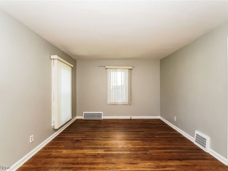 16315 Westview Avenue, Cleveland, OH 44128 Photo 3