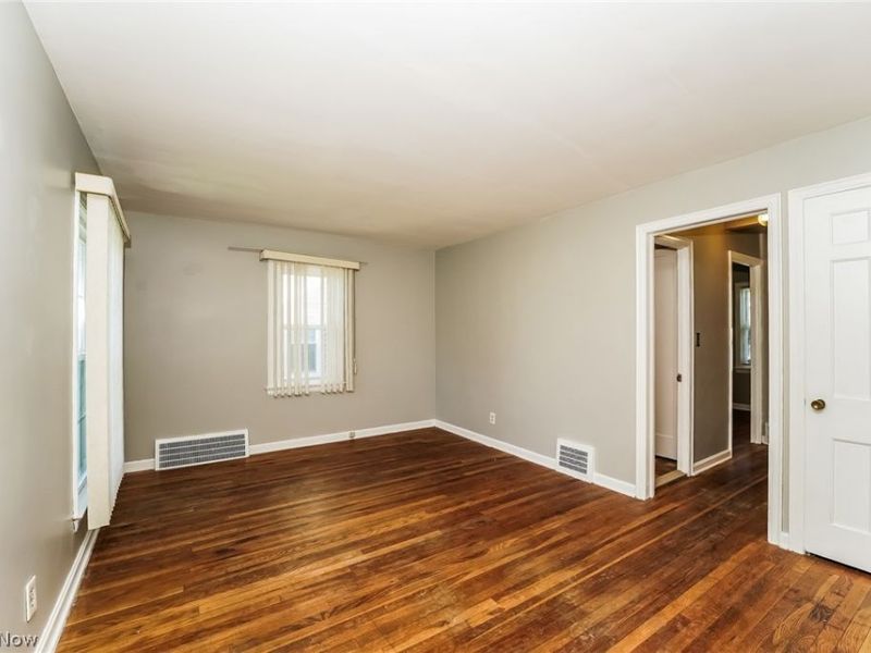 16315 Westview Avenue, Cleveland, OH 44128 Photo 4