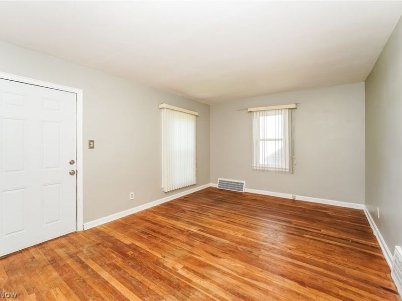 16315 Westview Avenue, Cleveland, OH 44128 Photo 5