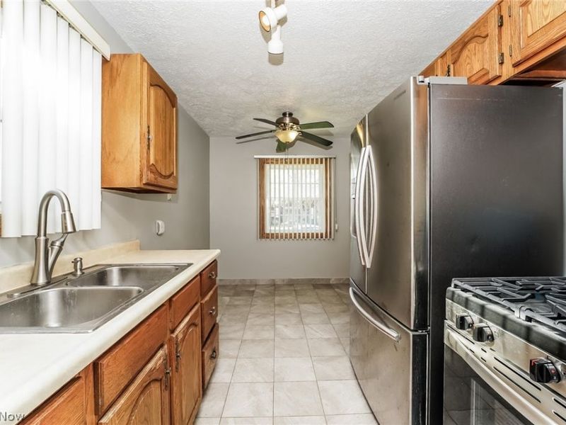 16315 Westview Avenue, Cleveland, OH 44128 Photo 7