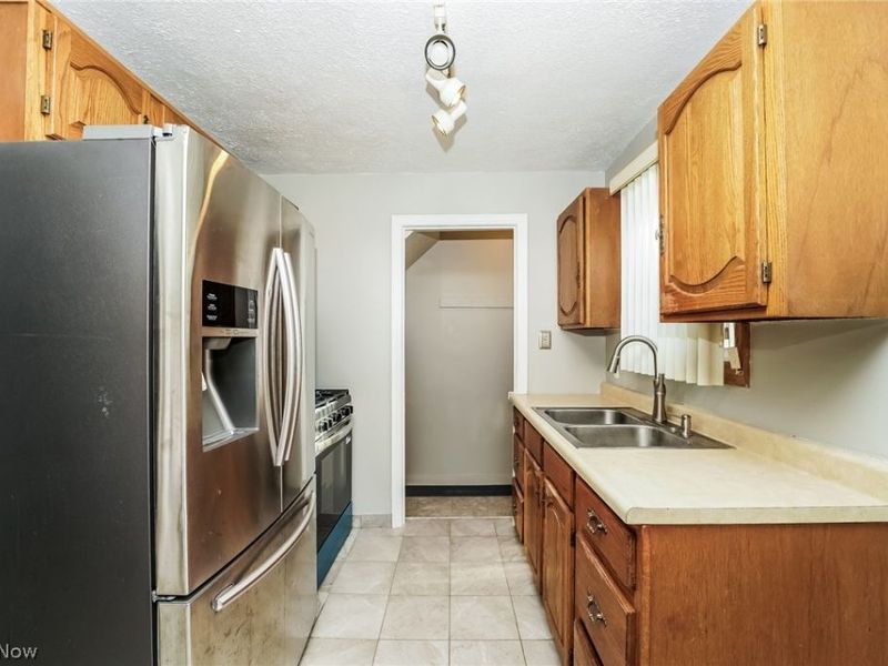 16315 Westview Avenue, Cleveland, OH 44128 Photo 8