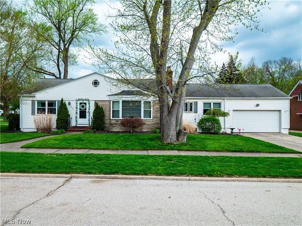 4765 W 220th Street , Fairview Park, OH 44126