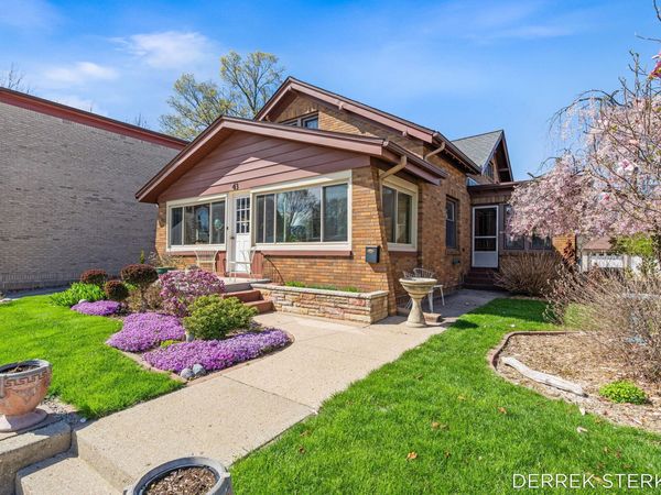 43 E Main Avenue, Zeeland, MI 49464