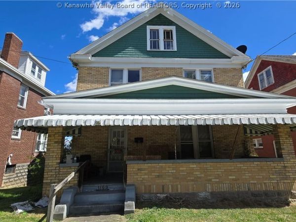 1122 Smithfield Street, Parkersburg, WV 26101