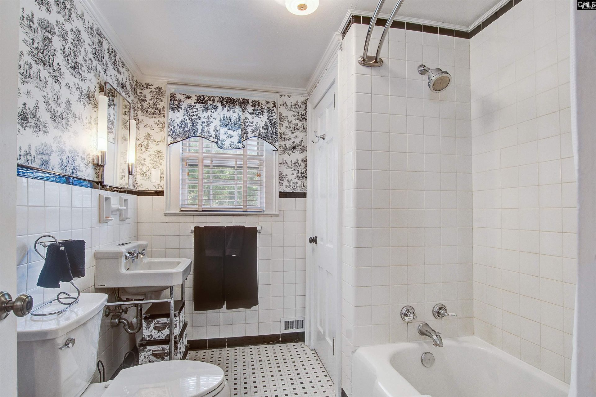 219 Rigby Street  Photo 32