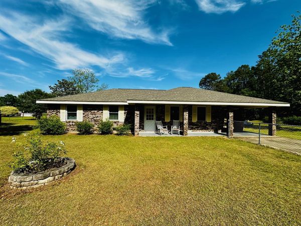 26 Lee St., Petal, MS 39465