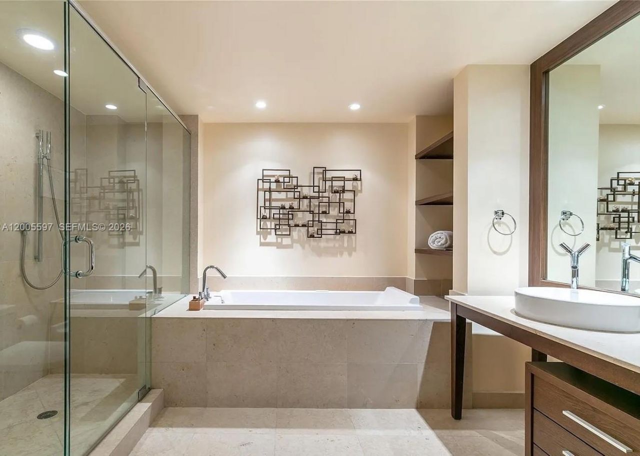 495 Brickell Ave , Unit 703, Miami, FL 33131 Photo