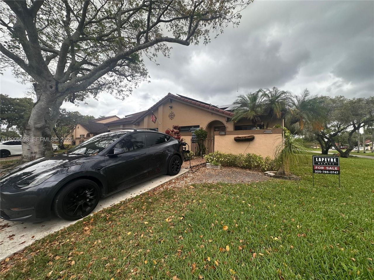6633 NW 178th Ter, Hialeah, FL 33015 Photo