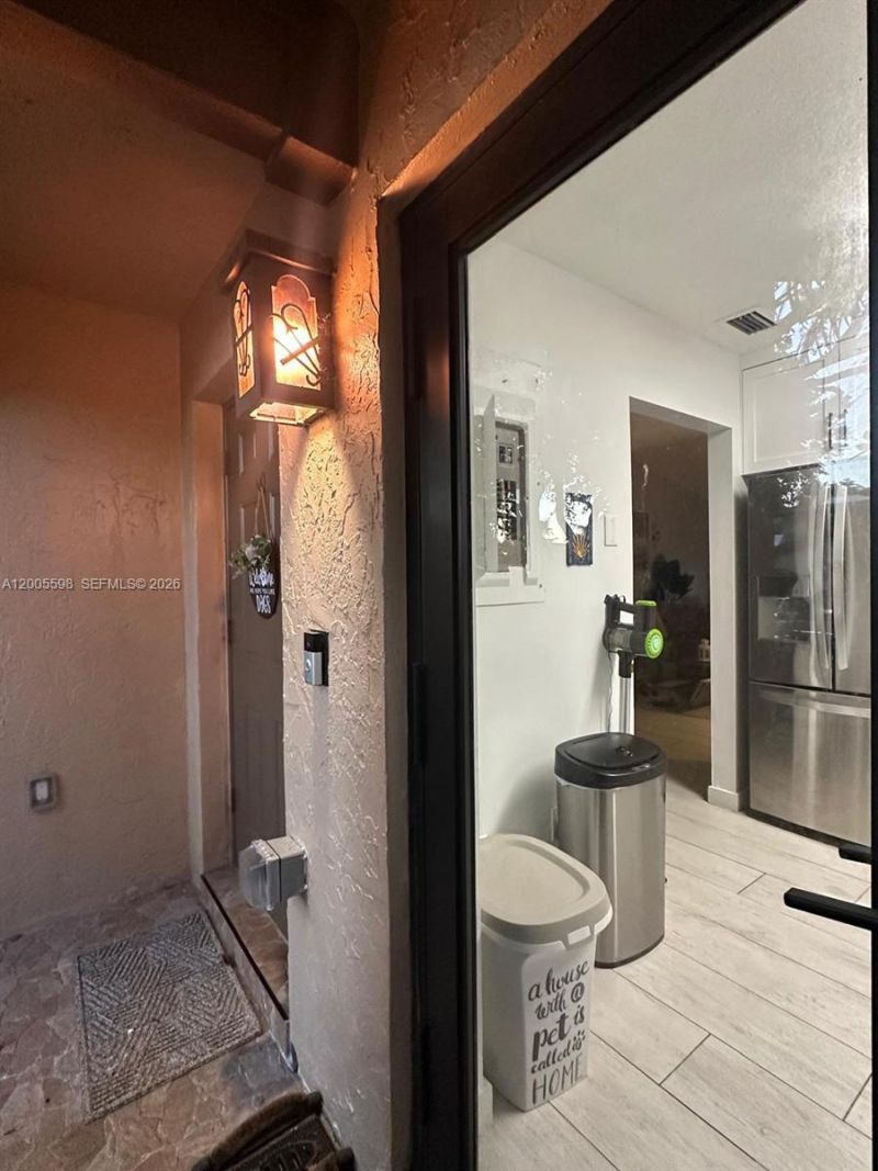 6633 NW 178th Ter, Hialeah, FL 33015 Photo