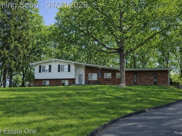 2757 Limerick Lane, Troy, MI 48098