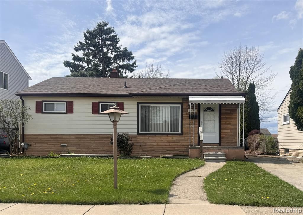 26371 Compson Street, Roseville, MI 48066 Main Photo