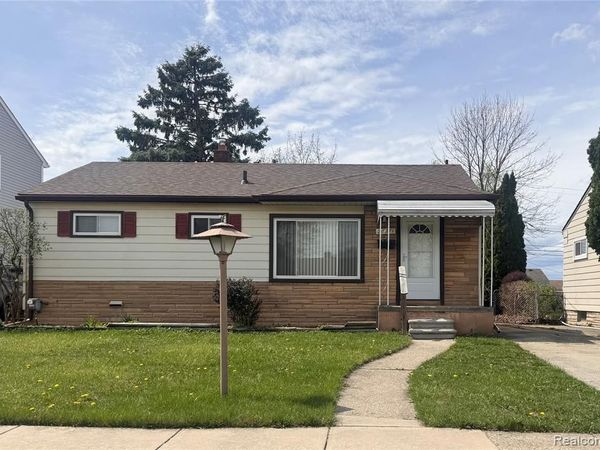 26371 Compson Street , Roseville, MI 48066